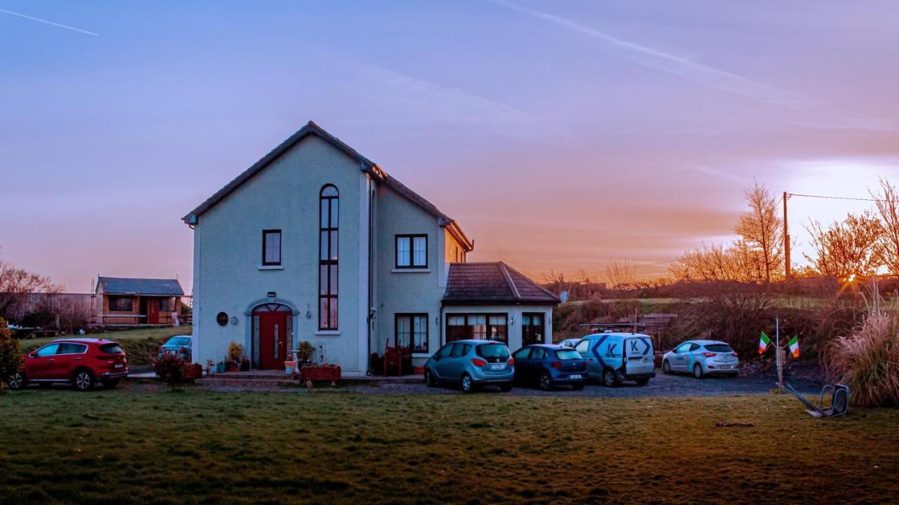 Shadowvale E34X773 Bed & Breakfast ทิปเปอร์แรรี ภายนอก รูปภาพ